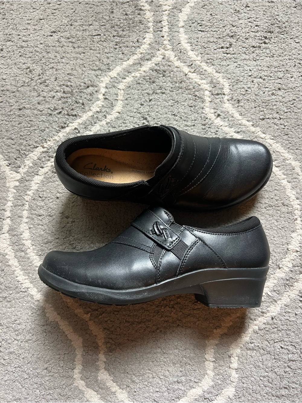 Clarks Angie Pearl slip-on shoes, Women’s Size 8